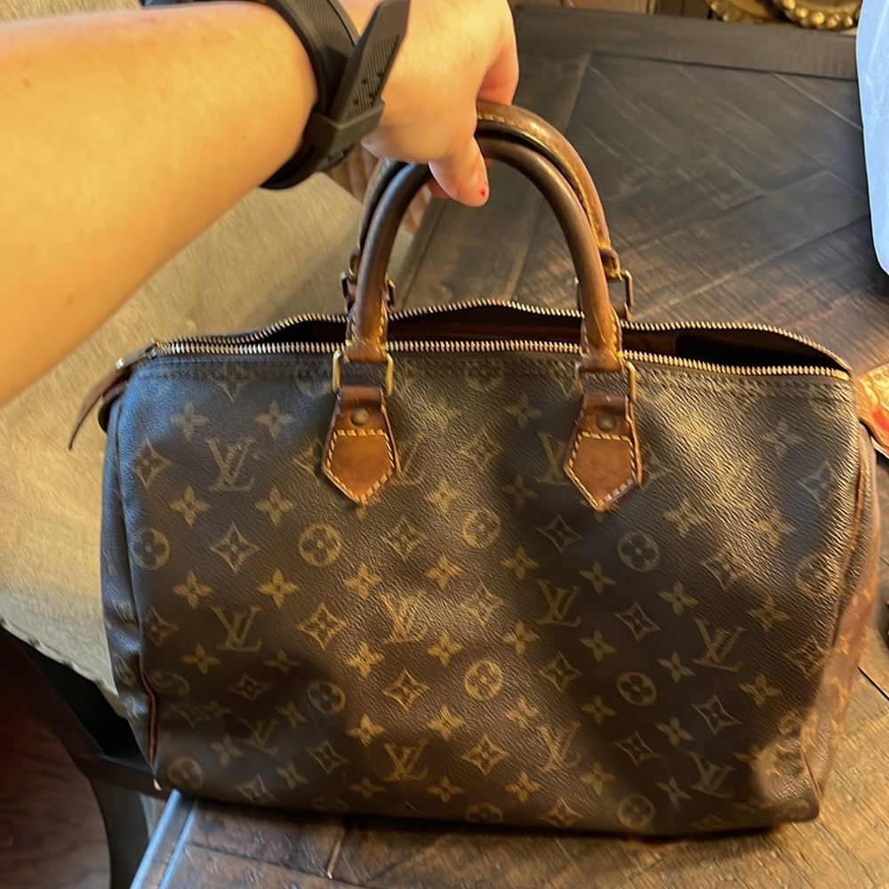 Authentic Louis Vuitton Speedy 35!! 👸💋💄👜👛
